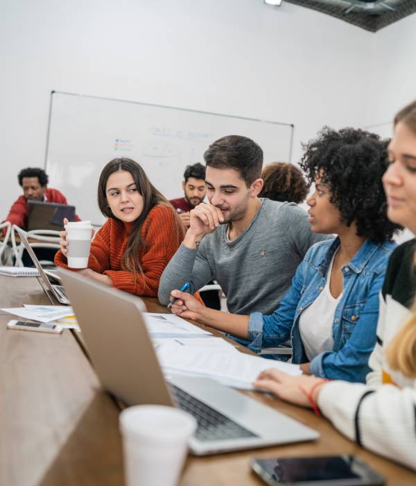 estudiantes en un aula