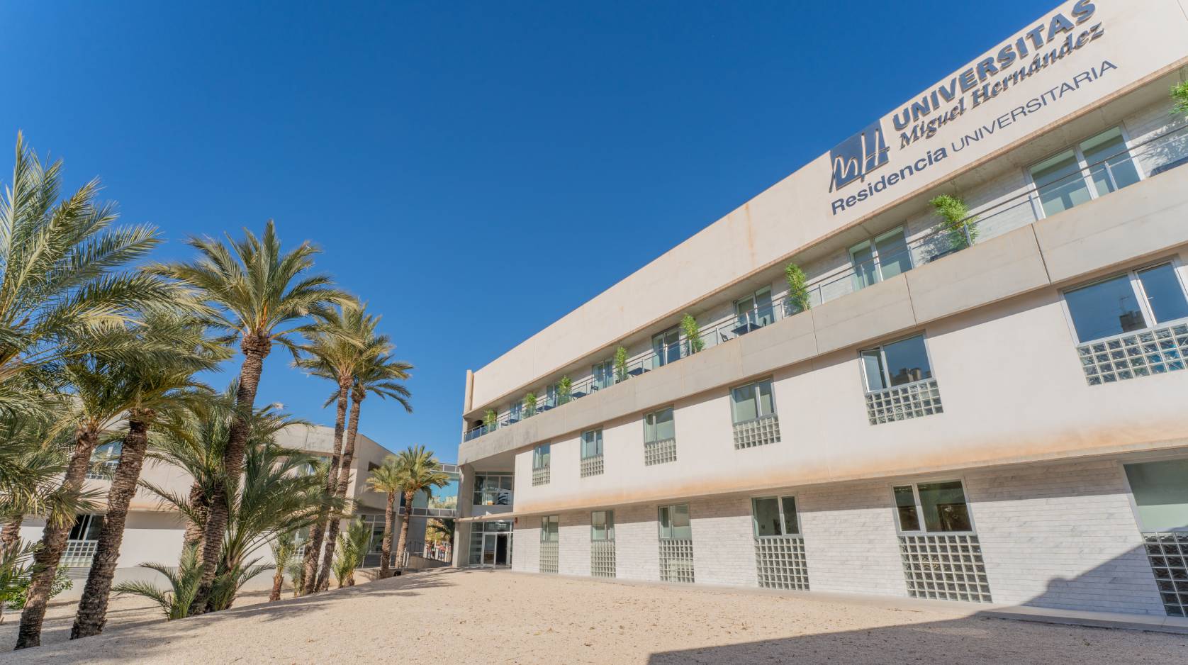 Fachada de la residencia universtiaria